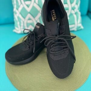 Skechers Womens Air Cooled Memory Lace-up Sneakers size 11